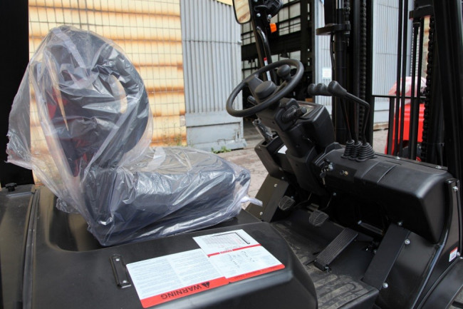 Автопогрузчик EP CPCD30T8 Автопогрузчик EP CPCD30T8