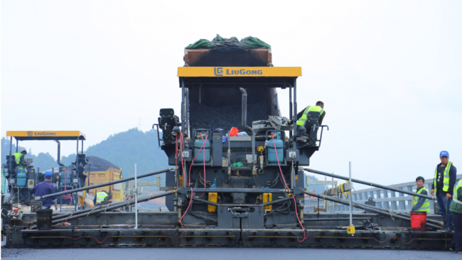 Асфальтоукладчик LiuGong 509E (Hydraulic) Асфальтоукладчик LiuGong 509E (Hydraulic)