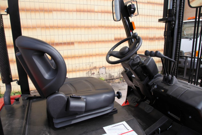 Автопогрузчик EP CPQD15T8