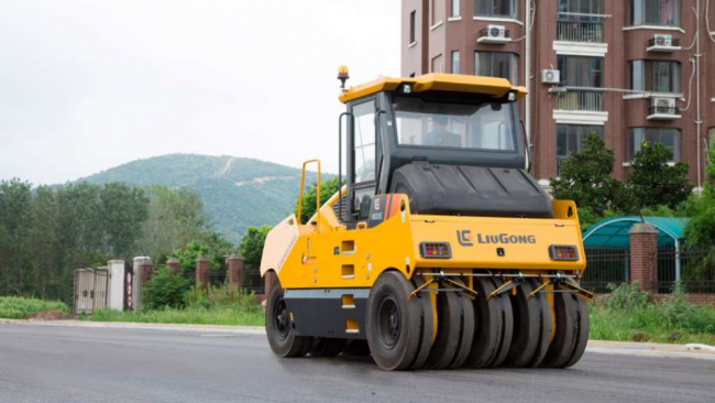 Дорожный каток Liugong Люгонг 6520E Дорожный каток Liugong Люгонг 6520E