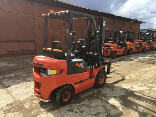 Вилочный погрузчик Lonking FD15T III C240 Вилочный погрузчик Lonking FD15T III C240