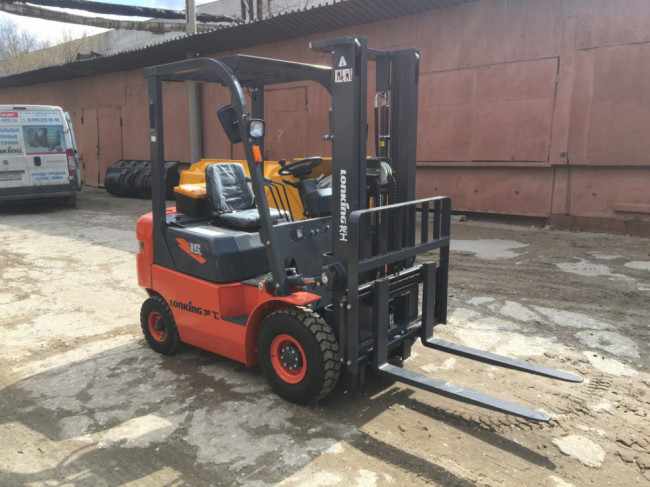 Вилочный погрузчик Lonking FD15T III C240 Вилочный погрузчик Lonking FD15T III C240