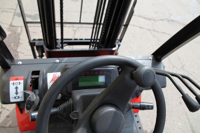 Автопогрузчик EP CPCD18T8 Автопогрузчик EP CPCD18T8
